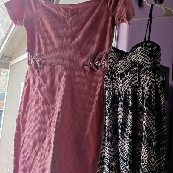 Summer dresses - Picture 2 of 2